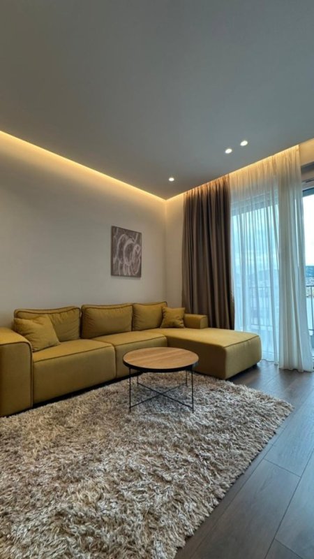 Tirane, jepet me qera apartament 2+1+Ballkon Kati 9, 95 m² 1.100 € (Komuna e Parisit)