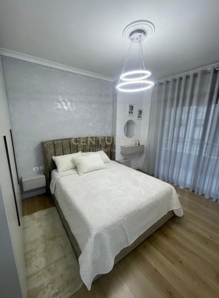 Tirane, shitet apartament 2+1+Aneks+Ballkon , 101 m² 173.000 € 