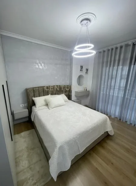 Tirane, shitet apartament 2+1+Aneks+Ballkon , 101 m² 173.000 € 