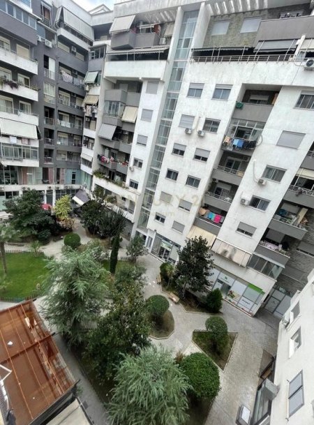 Tirane, shitet apartament 2+1+Aneks+Ballkon , 101 m² 173.000 € 