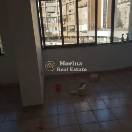 Tirane, jepet me qera ambjent biznesi Kati 1, 35 m² 500 € (9 Kateshet)
