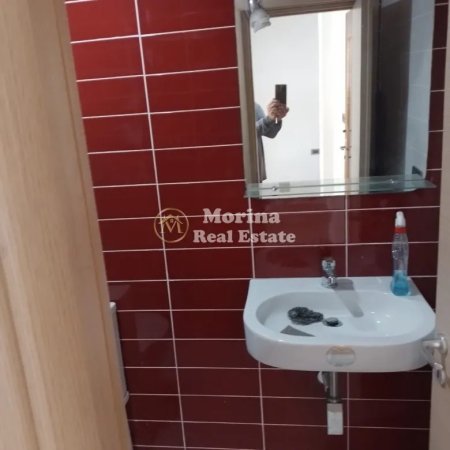 Tirane, jepet me qera ambjent biznesi Kati 1, 35 m² 500 € (9 Kateshet)