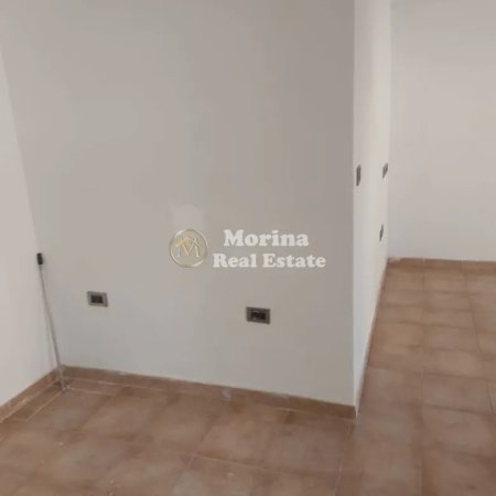 Tirane, jepet me qera ambjent biznesi Kati 1, 35 m² 500 € (9 Kateshet)