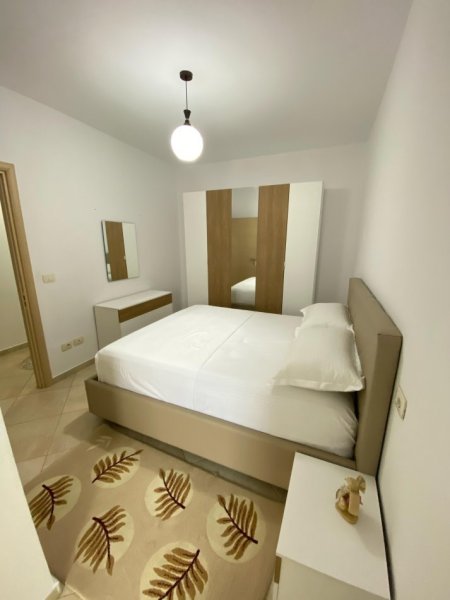 Durres, jap me qera apartament 2+1 Kati 8, 90 m² 550 € (Astir)