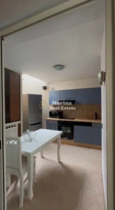 Tirane, jepet me qera shtepi 2+1+Ballkon Kati 2, 120 m² 550 € (Rruga Arkitekt Kasemi)