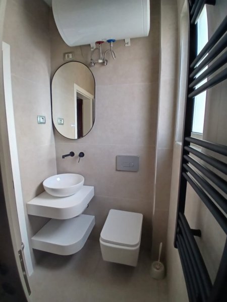 Tirane, jepet me qera apartament 1+1 Kati 5, 65 m² 550 € (Rruga Karl Gega, Stacioni Trenit, Pranë Bulevardit Zogu Parë, Tiranë)