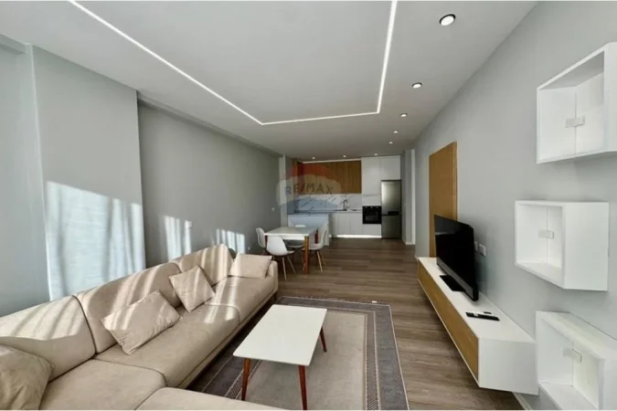 Tirane, jepet me qera apartament 1+1 , 75 m² 600 € (Rruga Karl Gega)