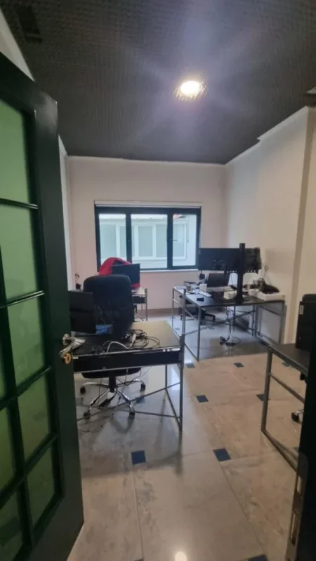 Tirane, shitet ambjent biznesi Kati 0, 350 m² 1.500.000 € (SHESHI WILLSON)