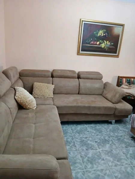 Tirane, jepet me qera apartament 2+1 Kati 4, 78 m² 600 € (PAZARI I RI)