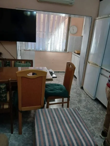 Tirane, jepet me qera apartament 2+1 Kati 4, 78 m² 600 € (PAZARI I RI)