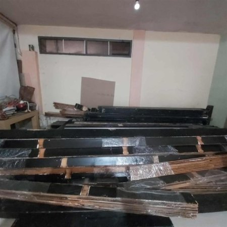 Tirane, shes Shiten Lende Druri te perdorura Tirane 350 €