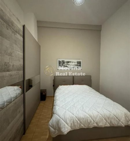 Tirane, jepet me qera apartament 1+1 Kati 2, 70 m² 550 € (Rruga e Dibres)