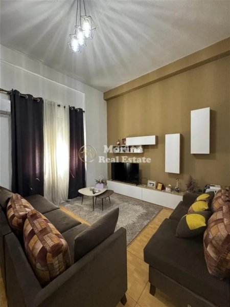 Tirane, jepet me qera apartament 1+1 Kati 2, 70 m² 550 € (Rruga e Dibres)
