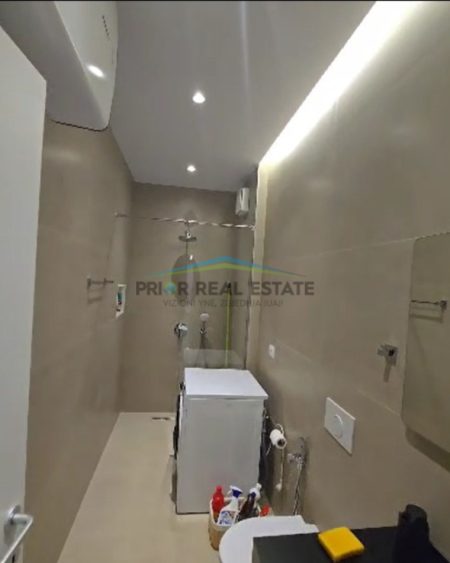 Tirane, jepet me qera apartament 2+1+ Post Paking Kati 4, 100 m² 750 € (Rruga Jordan Misja)