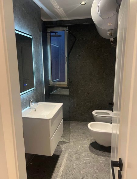 Tirane, jepet me qera apartament 1+1 Kati 3, 65 m² 500 € (SHKOLLA E BALETIT)