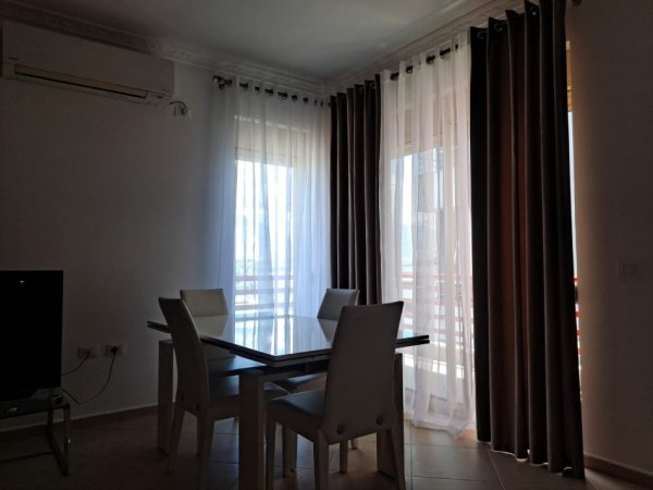 Tirane, jepet me qera apartament 2+1 Kati 4, 108 m² 850 € (liqeni thate)