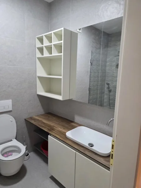 Tirane, shitet apartament 3+1 , 131 m² 141.000 € (Rruga e Dajtit)