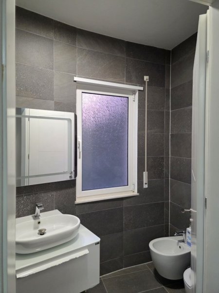 Tirane, shitet apartament 3+1 , 131 m² 141.000 € (Rruga e Dajtit)