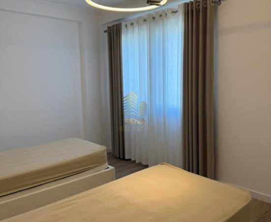 Tirane, jepet me qera apartament 2+1+Ballkon Kati 2, 85 m² 800 € (Rruga Rrapo Hekali)