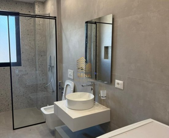 Tirane, jepet me qera apartament 2+1+Ballkon Kati 2, 85 m² 800 € (Rruga Rrapo Hekali)