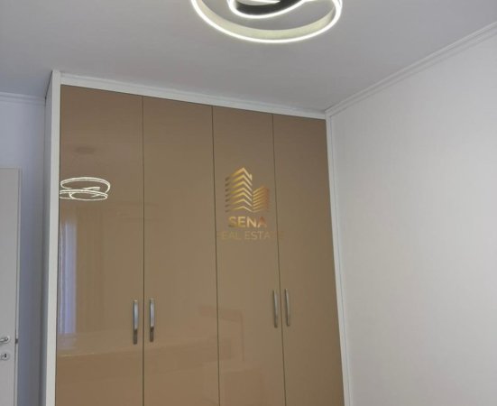 Tirane, jepet me qera apartament 2+1+Ballkon Kati 2, 85 m² 800 € (Rruga Rrapo Hekali)