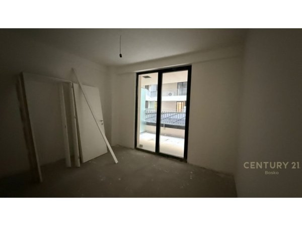 Tirane, shitet apartament 2+1+Ballkon Kati 1, 122 m² 260.000 € (rruga e mine peza)