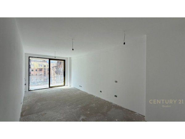 Tirane, shitet apartament 2+1+Ballkon Kati 1, 122 m² 260.000 € (rruga e mine peza)