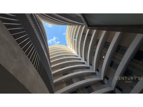 Tirane, shitet apartament 2+1+Ballkon Kati 1, 122 m² 260.000 € (rruga e mine peza)