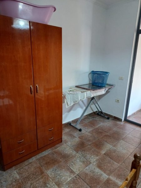 Tirane, jap me qera apartament 2+1+Ballkon Kati 8, 110 m² (Selvia, afer gjimnazit Partizani)