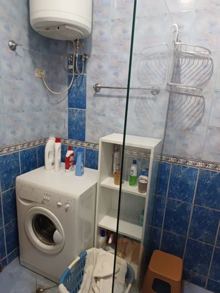 Tirane, jap me qera apartament 2+1+Ballkon Kati 8, 110 m² (Selvia, afer gjimnazit Partizani)