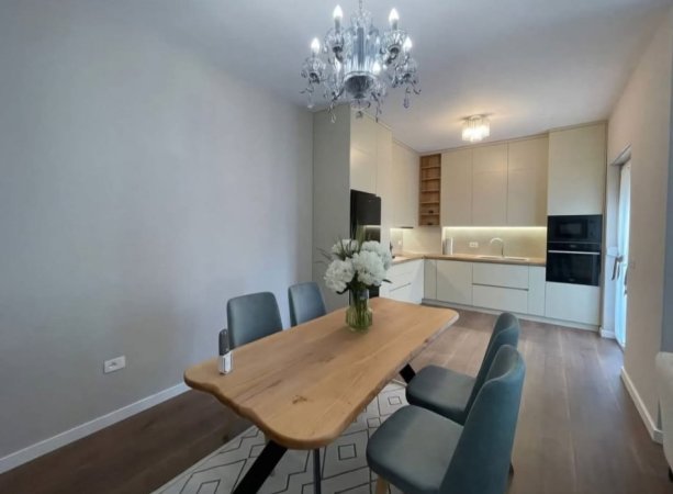 Tirane, jepet me qera apartament 3+1+Ballkon , 1.500 € (Liqeni Artificial)