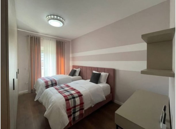 Tirane, jepet me qera apartament 3+1+Ballkon , 1.500 € (Liqeni Artificial)