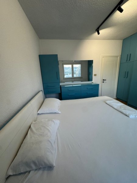 Tirane, jepet me qera apartament 2+1+Ballkon Kati 8, 82 m² 750 € (Rruga e Kosovareve)