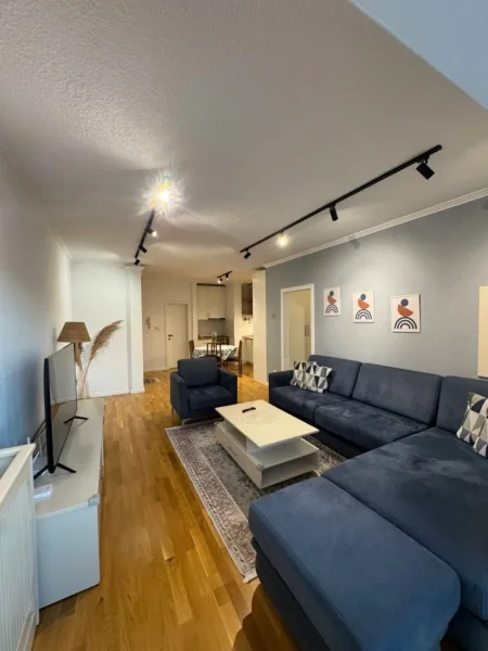 Tirane, jepet me qera apartament 2+1+Ballkon Kati 8, 82 m² 750 € (Rruga e Kosovareve)