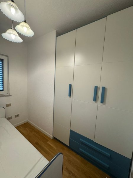 Tirane, jepet me qera apartament 2+1 Kati 7, 750 € Rruga e Kosovareve