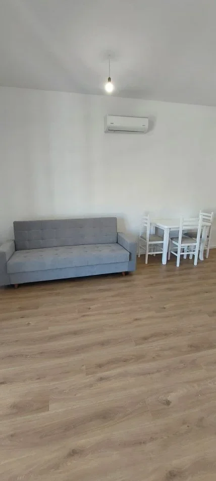 Tirane, jepet me qera apartament 1+1+Ballkon Kati 7, 65 m² 430 € (Pasho Hysa)