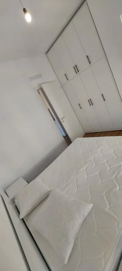 Tirane, jepet me qera apartament 1+1+Ballkon Kati 7, 65 m² 430 € (Pasho Hysa)