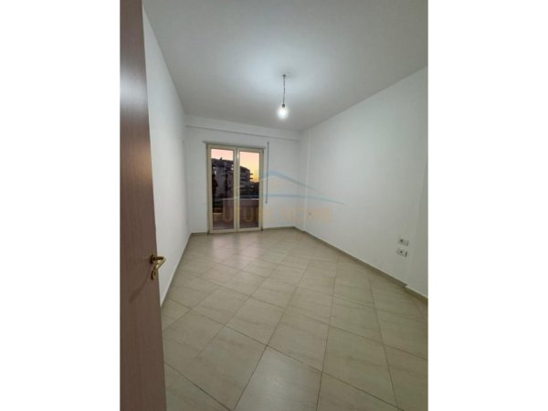 Tirane, shitet apartament 1+1+Ballkon Kati 2, 79 m² 107.000 € (FRESKU)