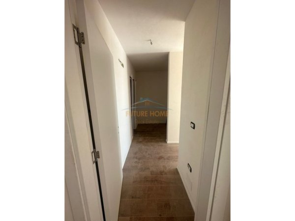 Tirane, shitet apartament 2+1+Ballkon Kati 8, 102 m² 166.000 € (FUSHA E AVIACIONIT)