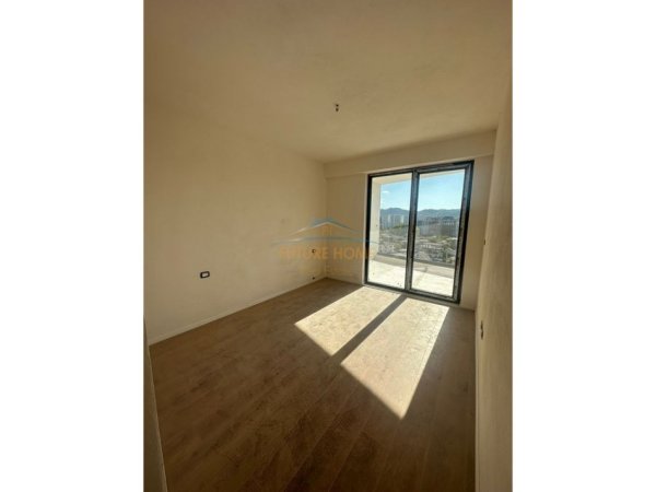 Tirane, shitet apartament 2+1+Ballkon Kati 8, 102 m² 166.000 € (FUSHA E AVIACIONIT)