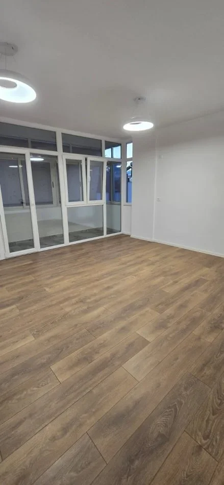 Tirane, shitet apartament 2+1+Ballkon Kati 7, 93 m² (Prokuroria, Bulevardi)