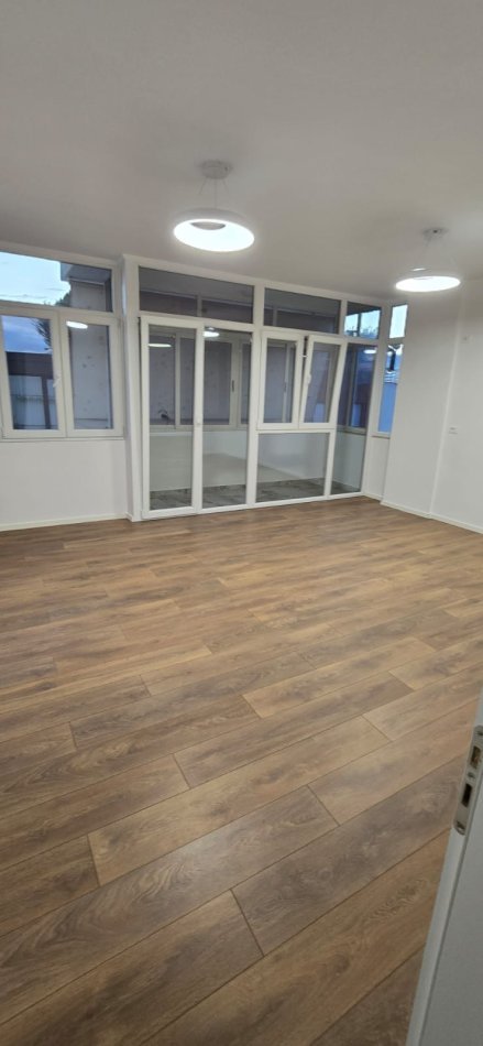 Tirane, shitet apartament 2+1+Ballkon Kati 7, 93 m² (Prokuroria, Bulevardi)