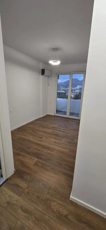 Tirane, shitet apartament 2+1+Ballkon Kati 7, 93 m² (Prokuroria, Bulevardi)