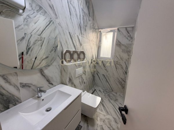 Tirane, jepet me qera ambjent biznesi Kati 1, 70 m² 1.001 € (Pazari Ri)