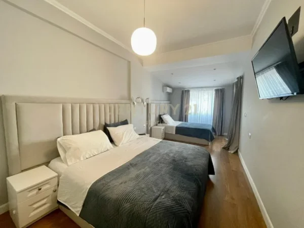 Tirane, jepet me qera apartament 1+1 Kati 5, 70 m² 780 € (9 Kateshet)