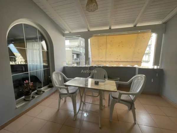 Tirane, jepet me qera apartament 1+1 Kati 5, 70 m² 780 € (9 Kateshet)
