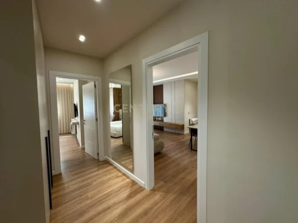 Tirane, jepet me qera apartament 1+1 Kati 4, 70 m² 1.001 € (Pazari i Ri)
