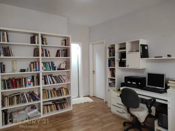 Tirane, jepet me qera apartament Kati 7, 102 m² 800 € (Qender)