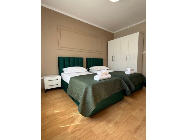 Tirane, jepet me qera apartament 2+1 Kati 2, 75 m² 1.200 € (Rruga e Durresit)