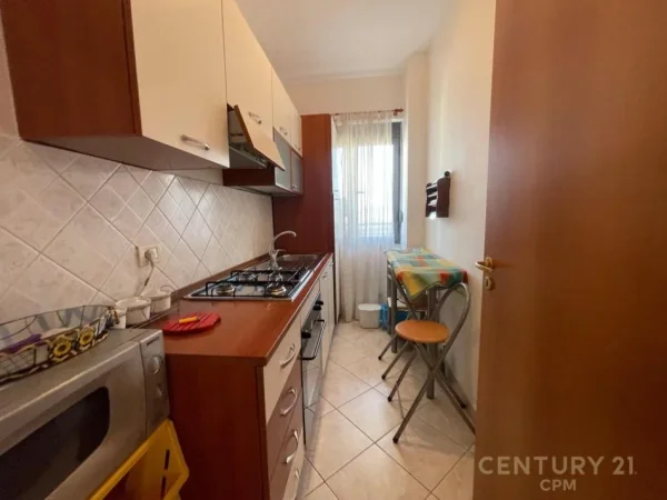 Tirane, jepet me qera apartament 2+1 Kati 4, 103 m² 750 € (Pazari Ri)